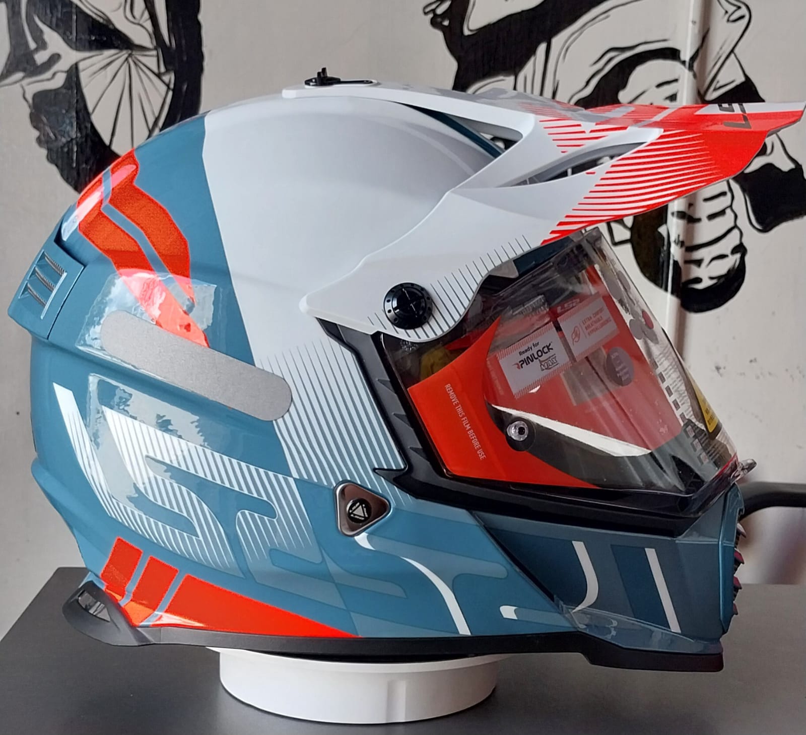 LS2 Pioneer Evo MX436 Adventure Helmet – ECE Certified & Anti